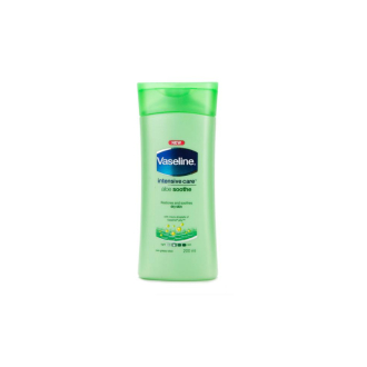 Vaseline Body Lotion Intensive Care Aloe Soothe 200ml Non Sticky Lotion, Featherlight Formula with Non Greasy Feel 67315968 (Pack of 3)